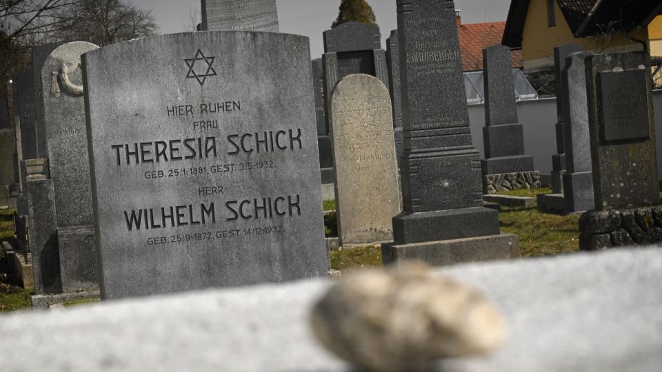Jüdische Friedhöfe Oberstockstall und Waidhofen an der Thaya nach Sanierung übergeben