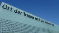 Informationstafel Ort der Trauer c RE.F.U.G.I.U.S..jpg