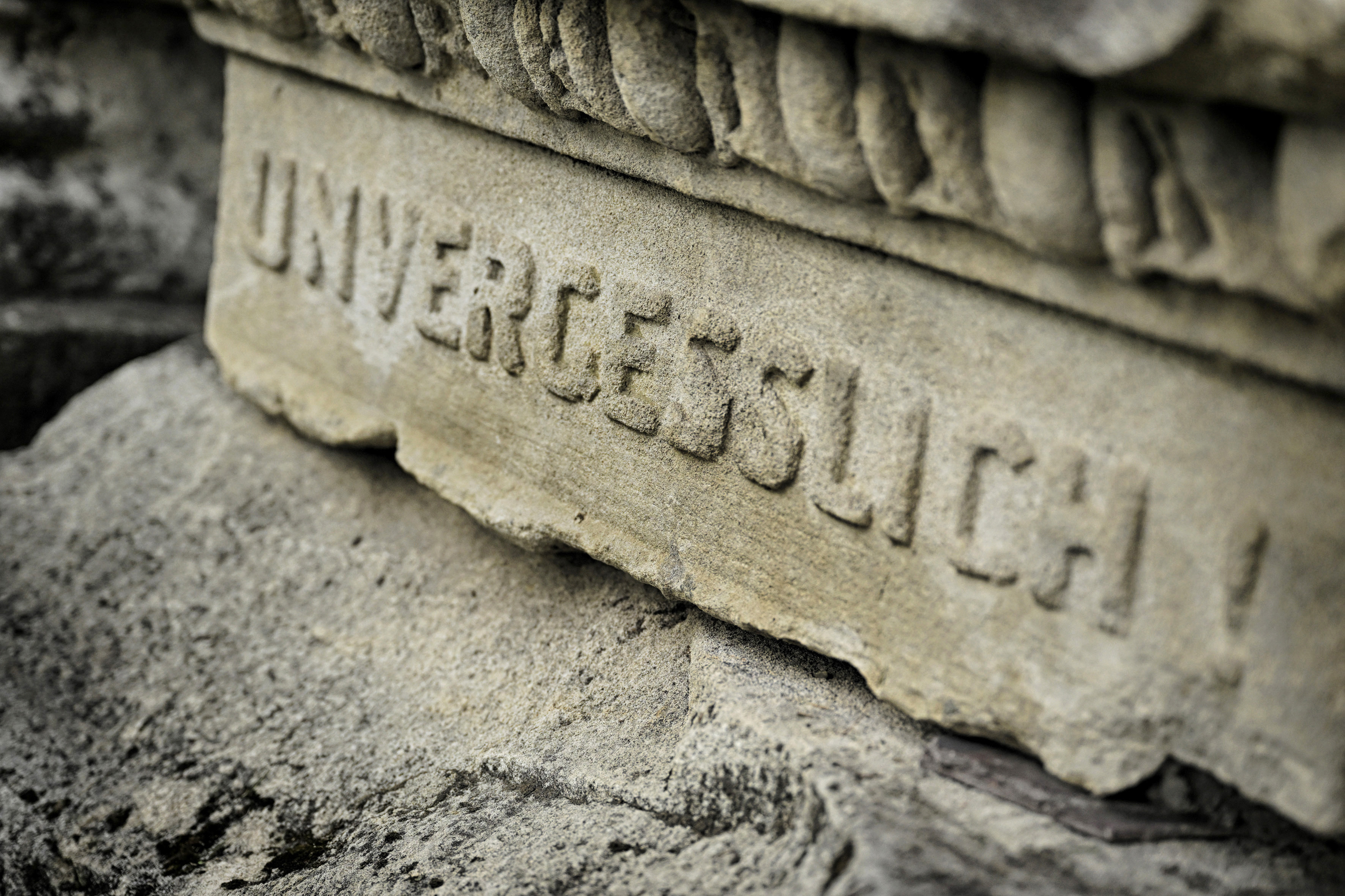 Grabstein am jüdischen Friedhof Währing mit der Inschrift 
