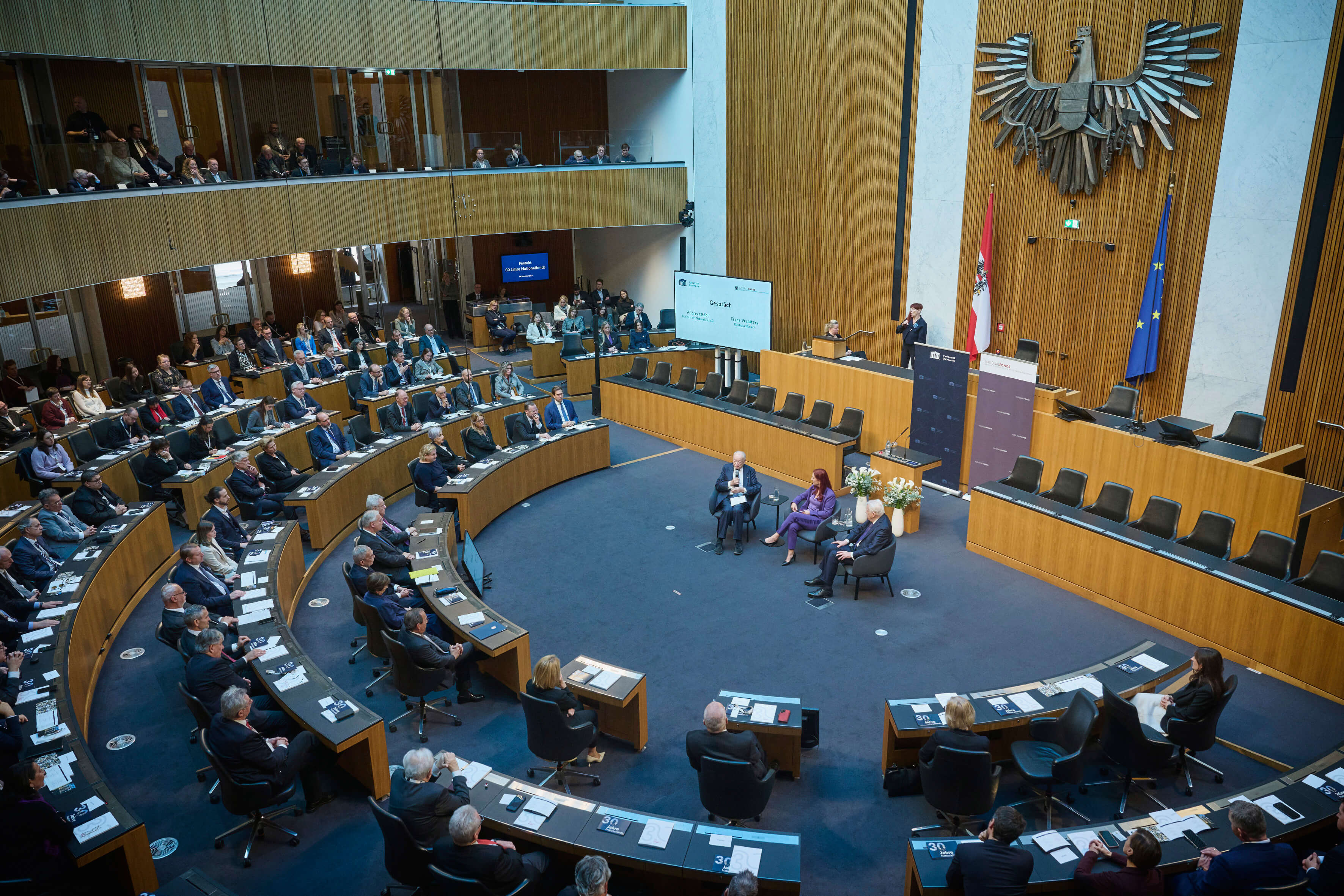 Blick in den Nationalratssaal des österreichischen Parlaments beim Festakt 30 Jahre Nationalfonds im November 2025