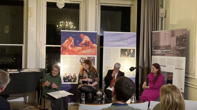 Podiumsdikussion zur Ausstellungseröffnung im ACF London