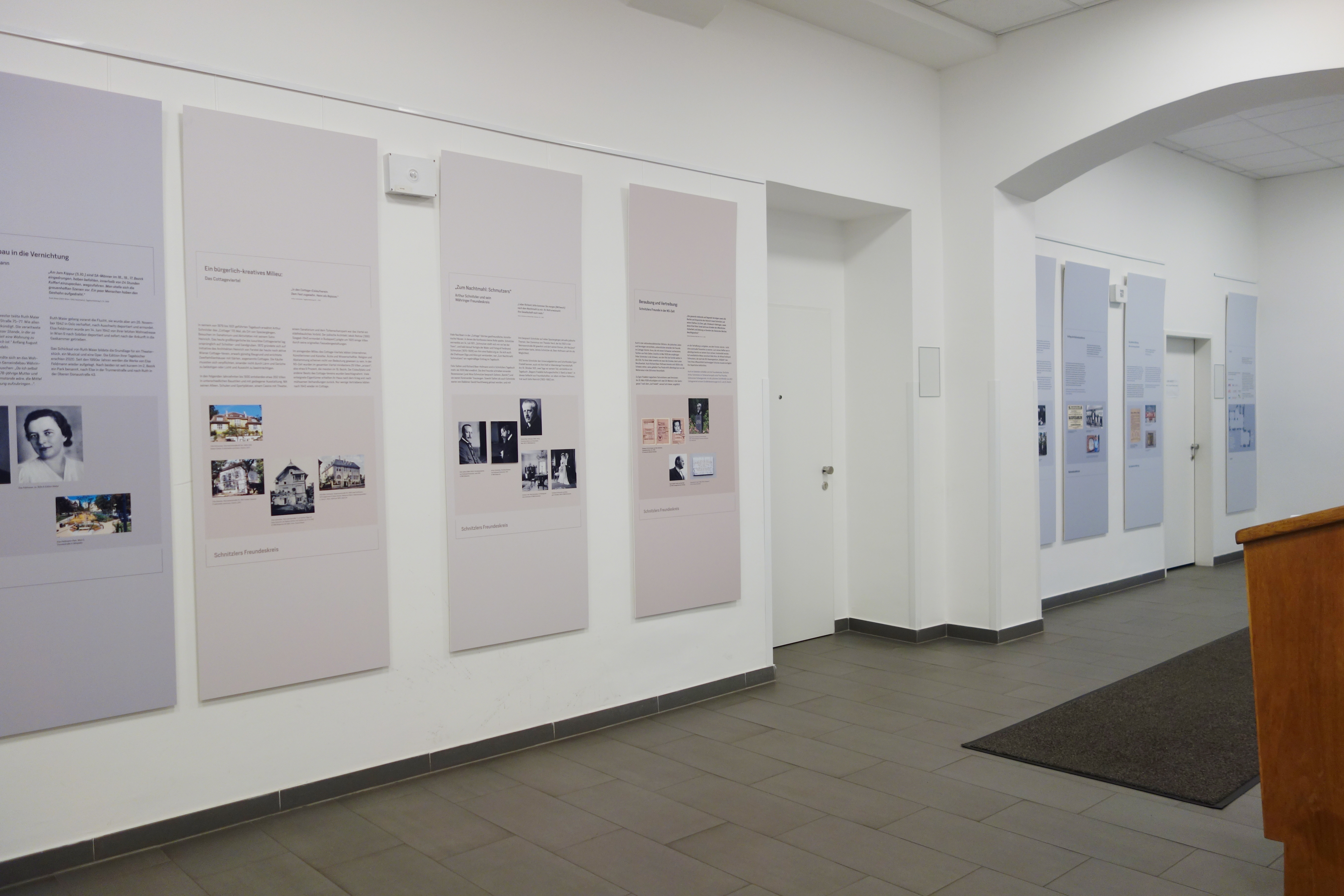 Ausstellung_Detail_4_© Renate Stockreiter - Kopie.JPG